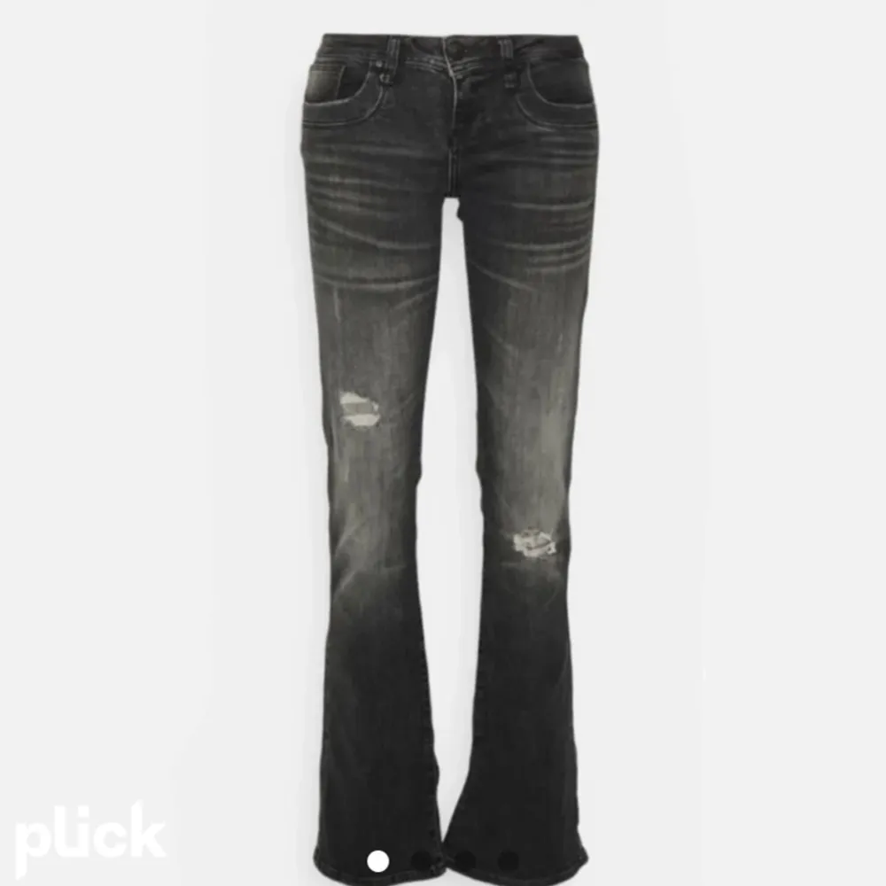 Säljer dessa trendiga snygga Ltb jeans🤩inga defekter. Skriv om ni vill ha bilder💗. Jeans & Byxor.