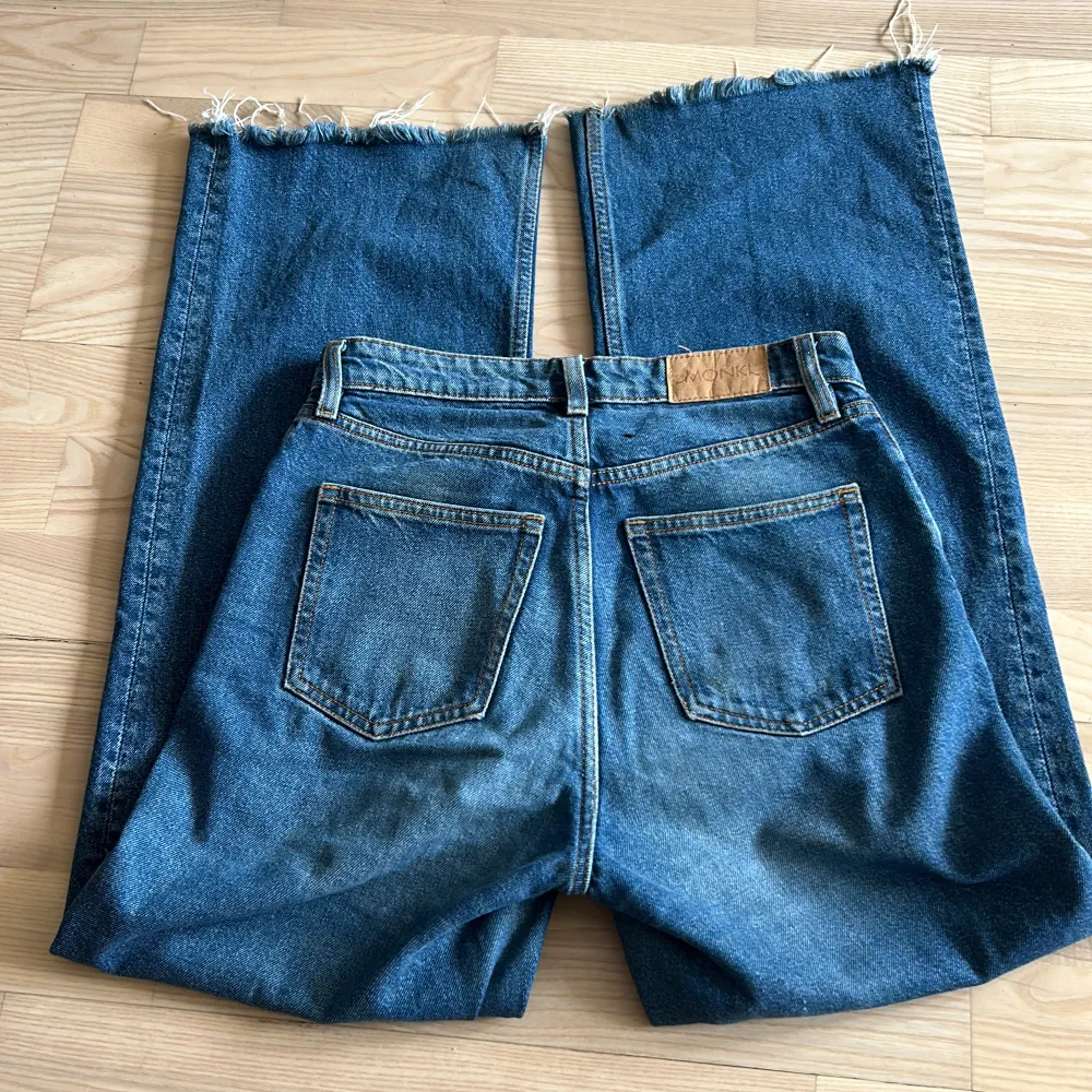  Mobki jeans i fin mörkblå tvätt, W26. . Jeans & Byxor.