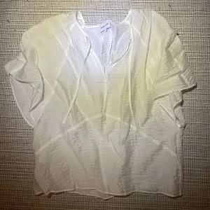 Sommar skjorta  - Säljer eftersom det passar inte mig 