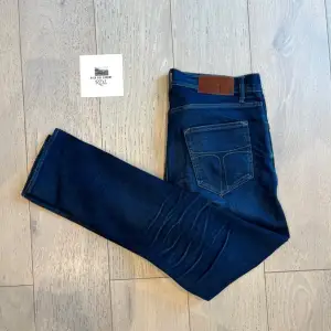 Tiger of Sweden jeans | Size - W31 L32 | Modell - Pistolero | Pris - 499kr | Modellen är ca 182cm lång | Fraktar via postnord eller instabox på köparens bekostnad | Hör av dig vid minsta fråga eller fundering // 