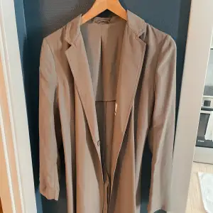 Härlig vår Trenchcoat från Filippa K! 💗