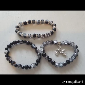 Armband  - Armband, bättre bilder skicka pm 