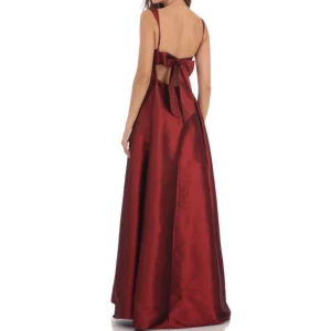 Balklänning  - Säljer denna jätte fina balklänning från Lucy in the sky för att jag köpte två och det var strul när jag skulle skicka tillbaka den☺️ Så den är inte använd en enda gång!🎀 (storlek M men skulle säga att den passar S) priset går absolut att diskutera🎀