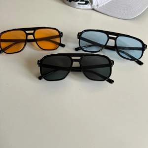 Snygga solglasögon, tre olika färger] [Blå] [Orange] [Svart] 50:- styck🙌