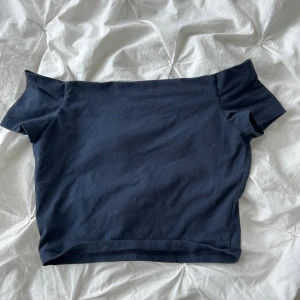 Söt topp - Jättesöt topp. Bra skick på den eftersom den är snålt använd. Skriv om frågor💕💕