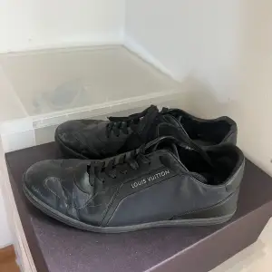 LV sneakers Cond: 8,5/10 Size: 41Eu