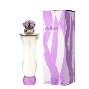 Versace woman parfym 30ml - Äkta Versace woman parfym 30ml flaska helt ny oöppnad lite märken / repor på kartongen då den legat i en låda köpt för flera år sen. Top notes,rose,jasmine leaf,bergamot.middle notes,raspberry,plum,lotus,cedar. Base notes,musk and amber 