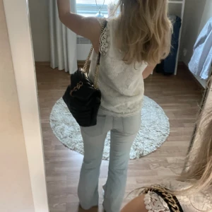 Lågmidjade jeans  - Intressekoll lågmidjade jeans