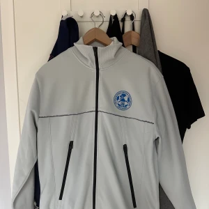 IFK Göteborg Kläder - Änglarna Tröja - 599kr - Medium  T-shirt - 149kr - Small  Paketpris - 699kr