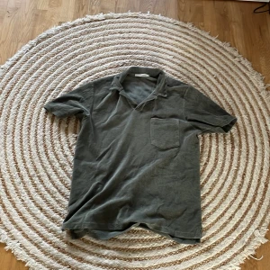 Frotté tröja  - Inte använd nån gång bra skick, hör av dig om frågor 