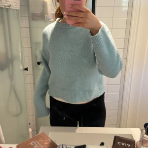 Stickad tröja - Så fin stickad tröja från zara. Slutsåld och finns inte kvar på hemsidan. Aldrig använd bara testat. 