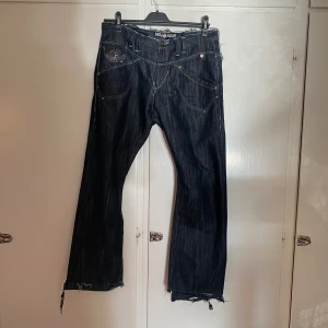 Swag baggy jeans  - Min brorsas gamla, vet inte vad han gjort vid midjan Skriv om ni har frågor, vill ha fler bilder eller har prisförslag :)
