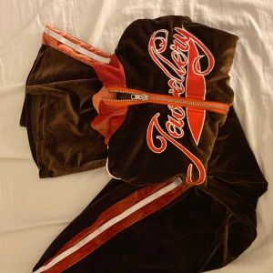 Tracksuit - Aldrig använd precis som ny