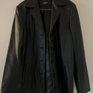 Skinnjacka - Klassisk skinnjacka i bra skick