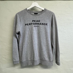 Peak performance  - Peak performance tröja i storlek 160.