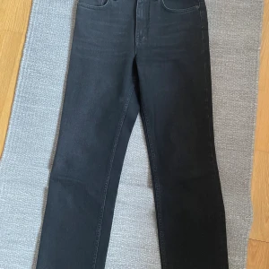 Filippa K jeans - Modell Stella. Ej hellånga. Str 28. Nypris 1900kr. Mycket fint skick. 