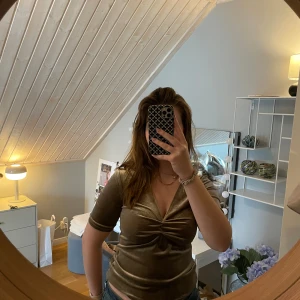 Topp från Kappahl - Söt topp från Kappahl. Storlek S. Aldrig använd 