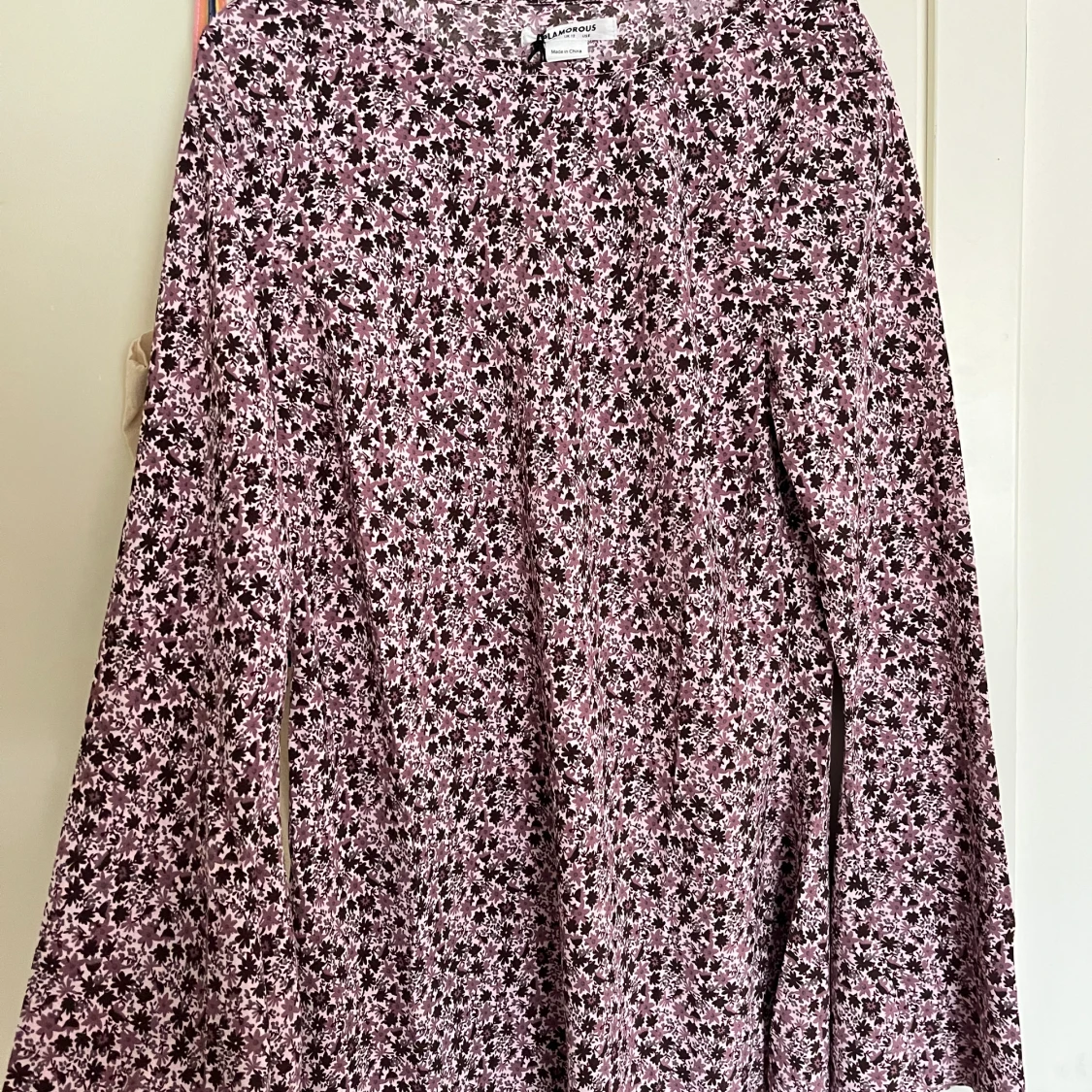 Blommig rosa kort klänning - 90