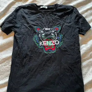 Kenzo T-shirt aldrig använd!!