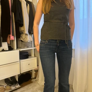 Toppar  -  Jättefin zara topp som tyvärr inte kommit till användning kollar de andra sakerna jag säljer💕💕