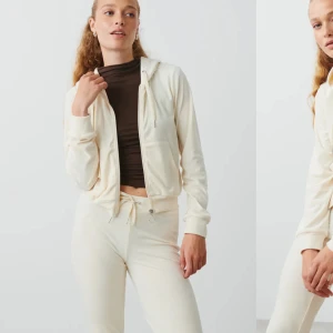 Gina set  - Säljer denna oanvända set från gina i färgen vit 