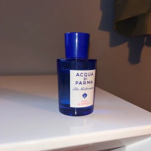 Acqua di parma fico di amalfi - 75ml flaska. Avgör själv hur mycket som är kvar   Perfekt doft till sommaren för både män och kvinnor   Priset är 500kr. Kom med byten (nisch)