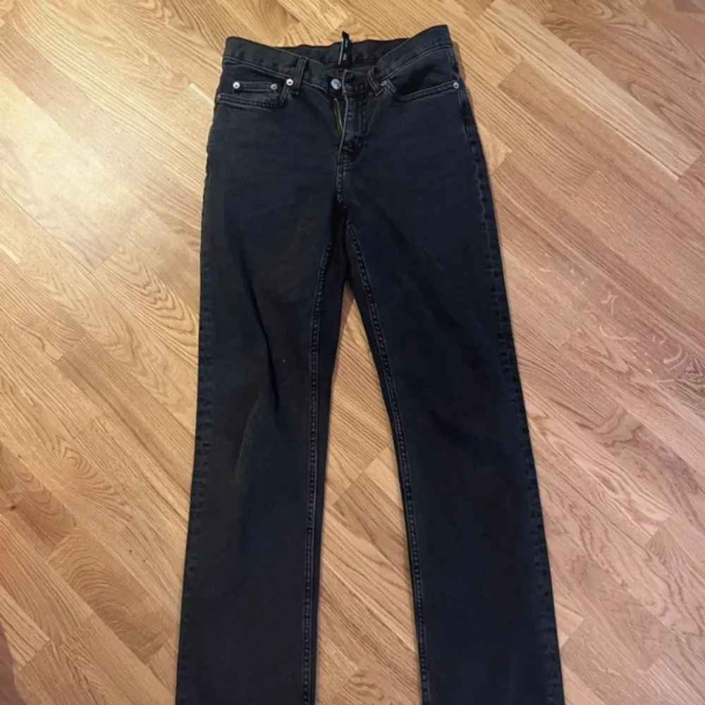 Jättefint skick! Modellen Twig - raka 27x32. Jeans & Byxor.