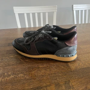 Valentino rockrunner  - Bra skick, storlek 44