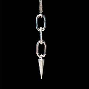 Ett örhänge  Nickelsäkra handgjorda smycken från lunasparkle 