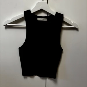 Linne - Linne från Pull&Bear, bra skick! Storlek xs💕 Hör av dig vid mer frågor! 