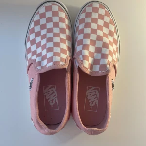 Vans skor! - Jag säljer dessa helt oanvända Vans. Storlek US 5,5 vilket är eu 38 om jag tolkar det rätt. 