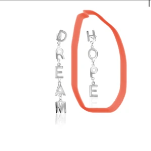 Ioaku örhänge  - Fint örhänge i silver från Ioaku 💗säljer endast ett!