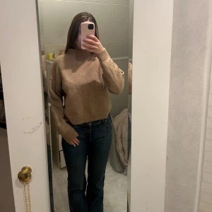 Stickad tröja - Jättefin stickad tröja i så fin passform, tror inte den finns att köpa längre