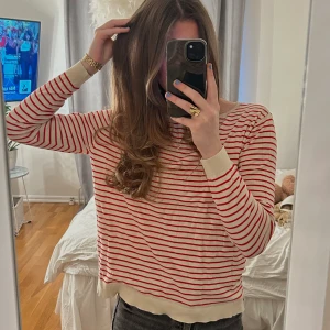 Zara tröja  - Superfin tröja från Zara i storlek s. Använd ett fåtal gånger ❣️