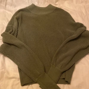 Stickad tröja  - Aldrig använd  Lite oversized för att vara storlek xs 