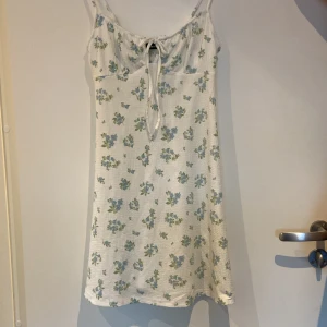 Ginatricot - Sommarklänning från Gina 