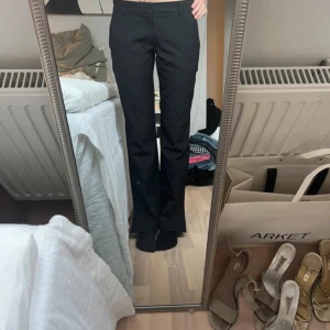 Lågmidjade kostymbyxor  - Jätte fina kostym byxor i bra skick