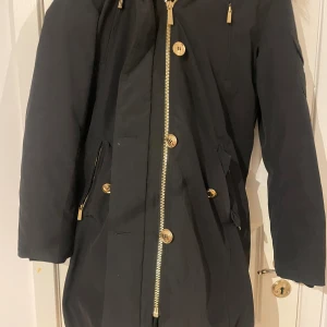 Michael Kors jacka  - Helt ny Michel kors jacka aldrig andvänt. I helt perfekt skick. 
