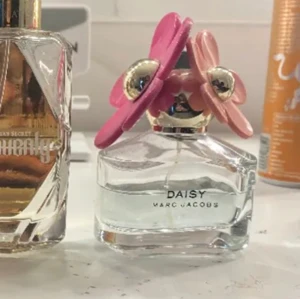 Parfym - Daisy parfy från Marc jacobs