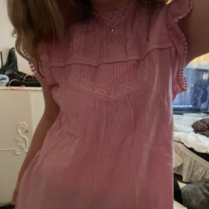 Topp - Så söt rosa topp, knappt använd 