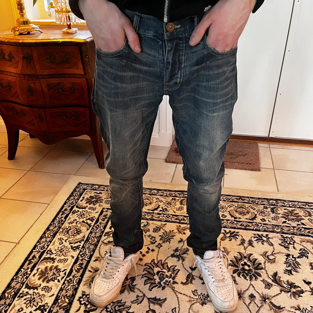 RIKTIGT FETA onvaliga Calvin Klein  jeans! SJUKT schysst fade, Med en bra passform!👖TITTA MIN SIDA SÅ DU INTE MISSAR NÅGOT ÄNNU FETARE!🍾💶Kom dm ifall du har några frågor!🙋‍♂️😊. Jeans & Byxor.
