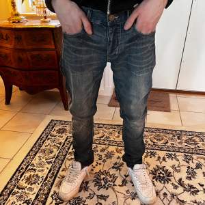 RIKTIGT FETA onvaliga Calvin Klein  jeans! SJUKT schysst fade, Med en bra passform!👖TITTA MIN SIDA SÅ DU INTE MISSAR NÅGOT ÄNNU FETARE!🍾💶Kom dm ifall du har några frågor!🙋‍♂️😊