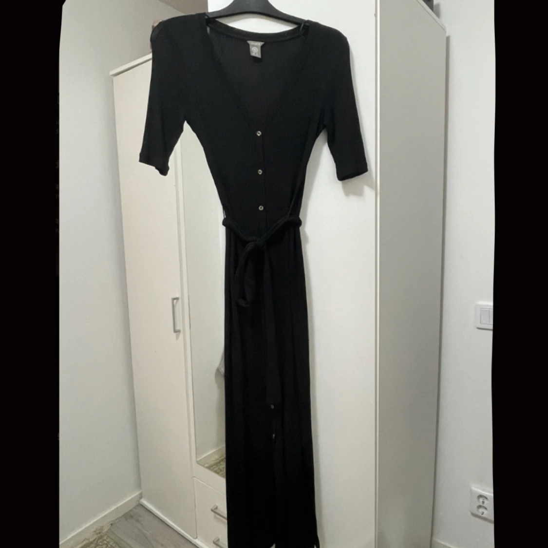 Svart Ribbad Klänning (finns i rosa) - 90