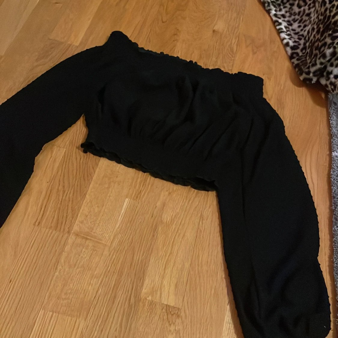 Topp med fina prickar 