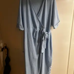 Fin klänning från Gina tricot Utan anmärkningar 