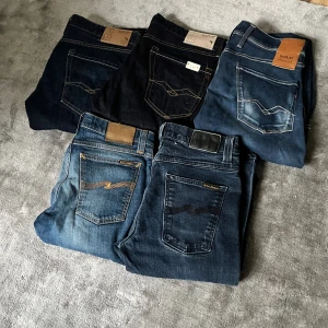 Nudie och replay jeans - Nyinkomna Nudie och Replay jeans i modellerna Grim Tim, Thight long john, Anbass och Waiton! Stl från 30-34. Mer info hittar du i vår profil!🌟 Mvh, At Apostrophe.  OBS! De som ligger i vår profil finns kvar!