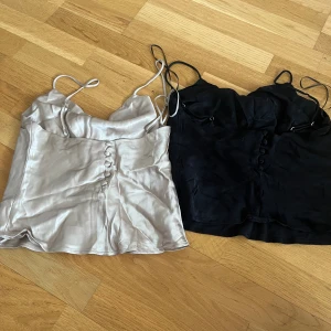 Zara siden toppar - 80kr styck + frakt❤️