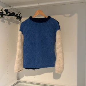 Skönaste tjocktröjan - Världens mysigaste stickade tjocktröja från arket nypris 1000