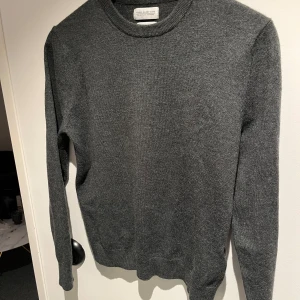 These Glory Days sweatshirt  - Säljer denna Superior Meriono tröja från These glory days. Tröjan är i ett väldigt bra skick. Tveka inte att höra av dig vid minsta fundering! 😃