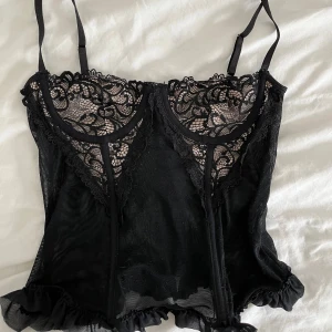 Korsett - Så himla fin korsett! säljer tyvärr pågrund av att den är för liten